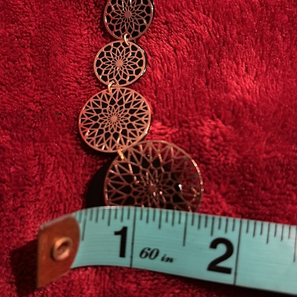 Vintage style Stencilled leaf necklace and drop. Earrings set new - Picture 6 of 11